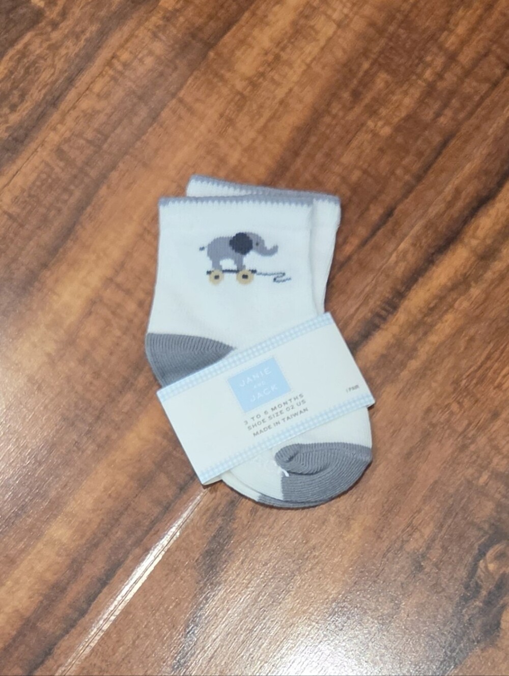 Janie and Jack NWT 3-6 Month Gray Romper w/ Toy Animal Embroidery & Socks - Picture 7 of 7